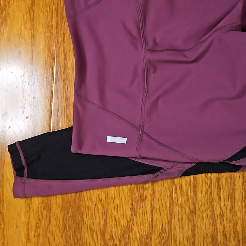 Zella Maroon and Black Yoga Pants - Picture 4 of 6